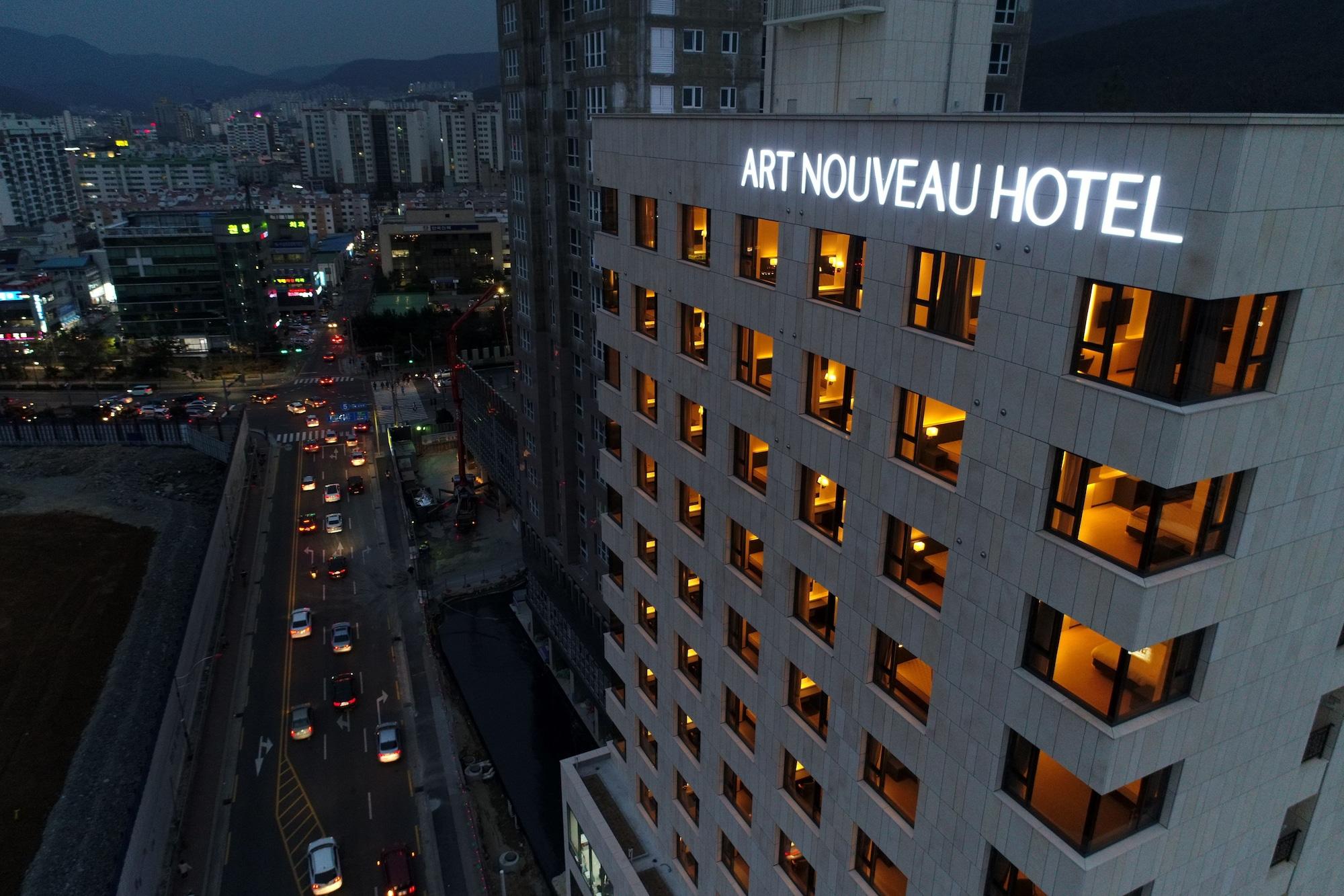 Geoje Artnouveau Suite Hotel Ngoại thất bức ảnh