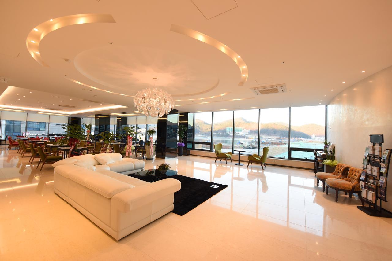 Geoje Artnouveau Suite Hotel Ngoại thất bức ảnh